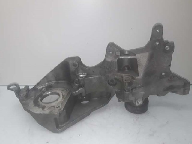 Wspornik alternatora 03L903143K VAG