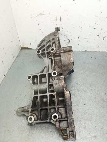 Wspornik alternatora 03L903143Q VAG