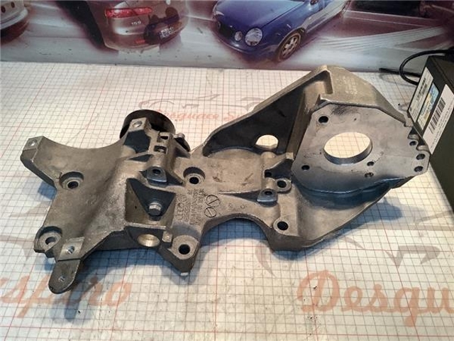 Wspornik alternatora 03L903143Q VAG