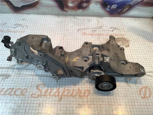 Wspornik alternatora 03L903143Q VAG