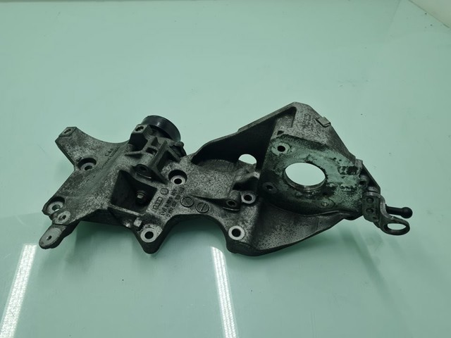 Wspornik alternatora 03L903143Q VAG