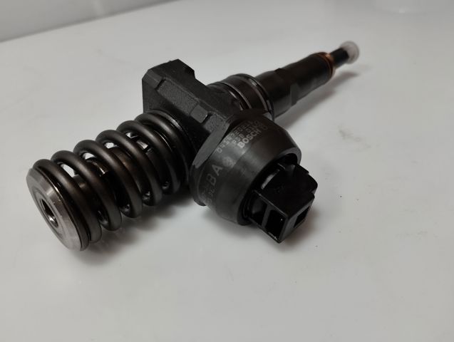 Wtryskiwacz paliwa 0414720215 VAG