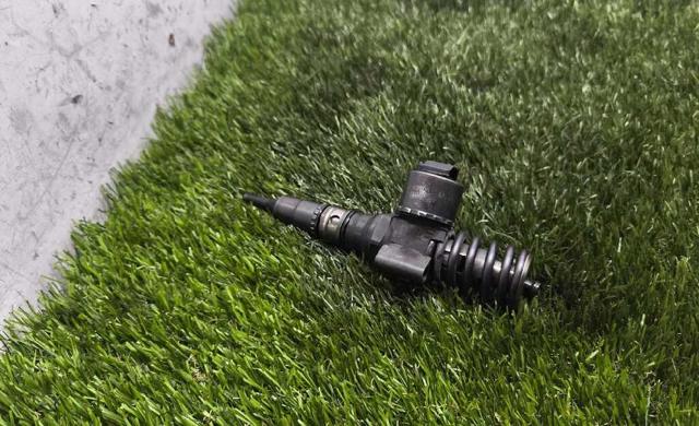 Wtryskiwacz paliwa 0414720404 VAG