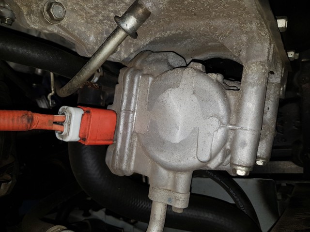 Sprężarka klimatyzacji 0422000212 TOYOTA