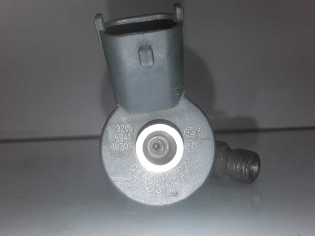 Wtryskiwacz paliwa 0445110021 RENAULT