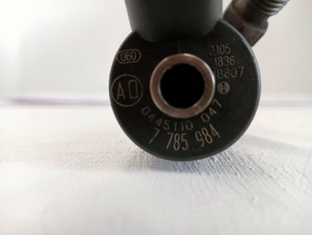 Wtryskiwacz paliwa 0445110047 BMW