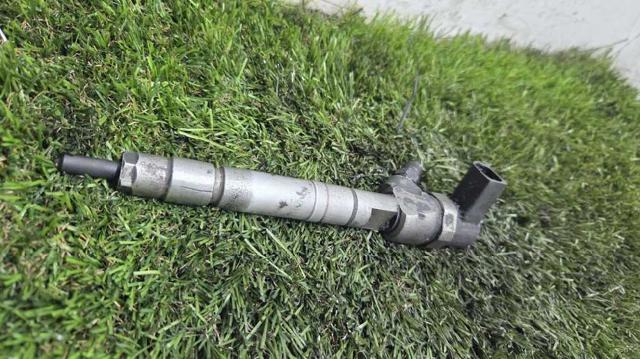 Wtryskiwacz paliwa 0445110096 MERCEDES