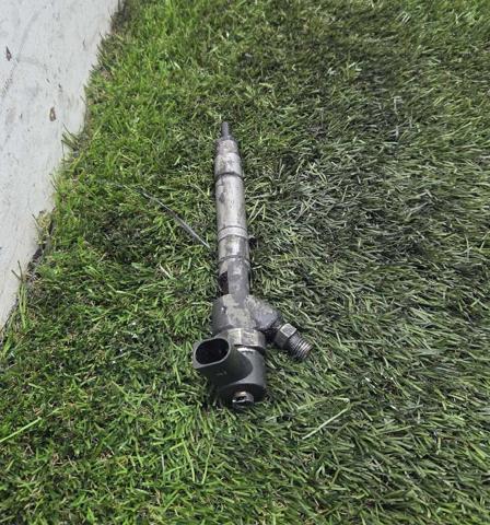 Wtryskiwacz paliwa 0445110096 MERCEDES