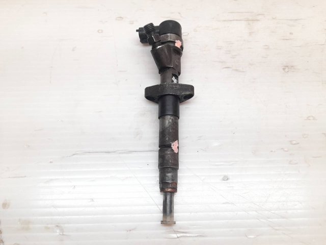 Wtryskiwacz paliwa 0445110102 NISSAN