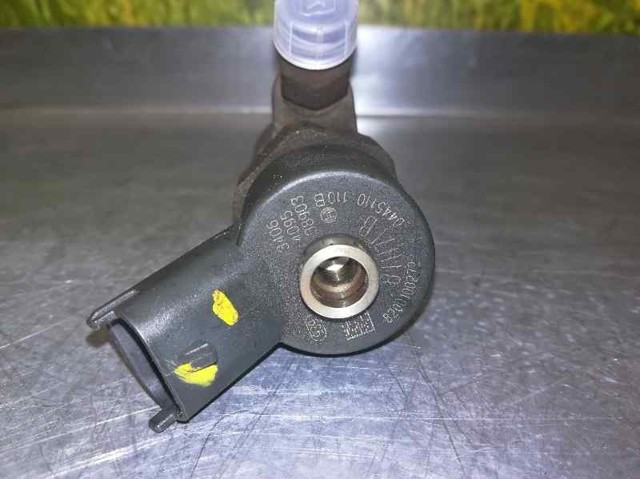 Wtryskiwacz paliwa 0445110110B RENAULT