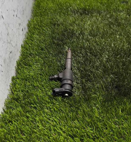 Wtryskiwacz paliwa 0445110135 PEUGEOT