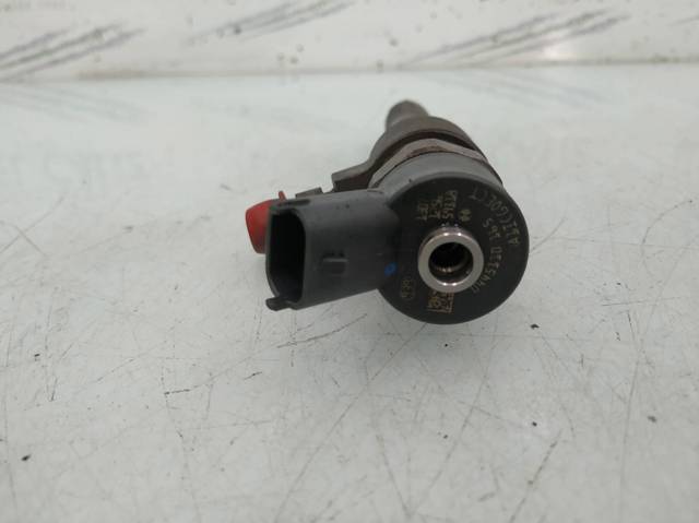 Wtryskiwacz paliwa 0445110165 OPEL