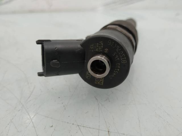 Wtryskiwacz paliwa 0445110165 OPEL