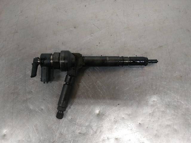 Wtryskiwacz paliwa 0445110175 OPEL