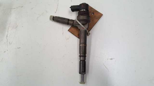 Wtryskiwacz paliwa 0445110175 OPEL