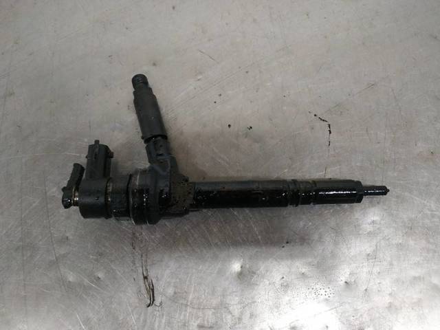 Wtryskiwacz paliwa 0445110175 OPEL