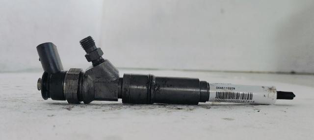 Wtryskiwacz paliwa 0445110209 BMW
