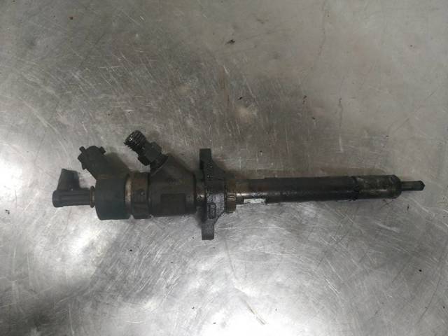 Wtryskiwacz paliwa 0445110239 PEUGEOT