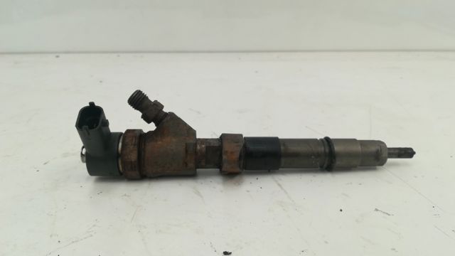 Wtryskiwacz paliwa 0445110265 RENAULT