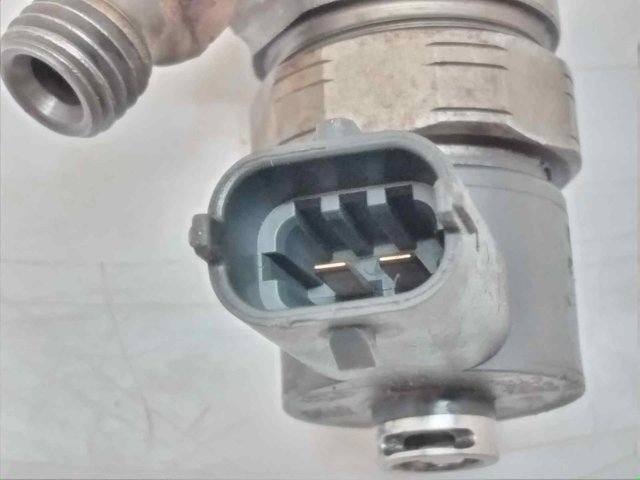 Wtryskiwacz paliwa 0445110265 RENAULT