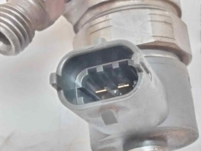 Wtryskiwacz paliwa 0445110265 RENAULT