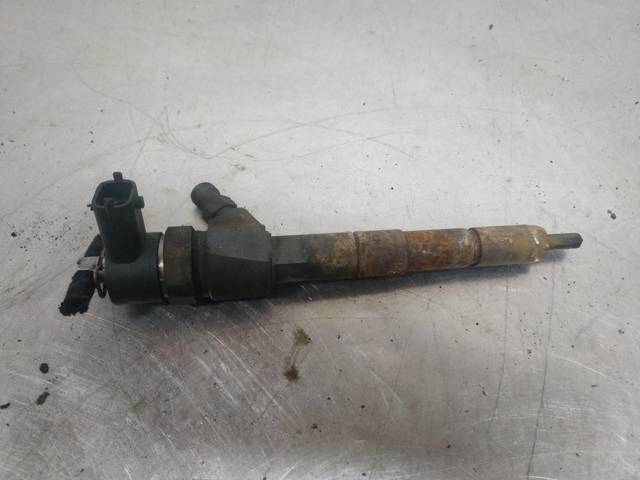 Wtryskiwacz paliwa 0445110327 OPEL