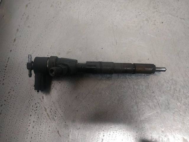 Wtryskiwacz paliwa 0445110327 OPEL
