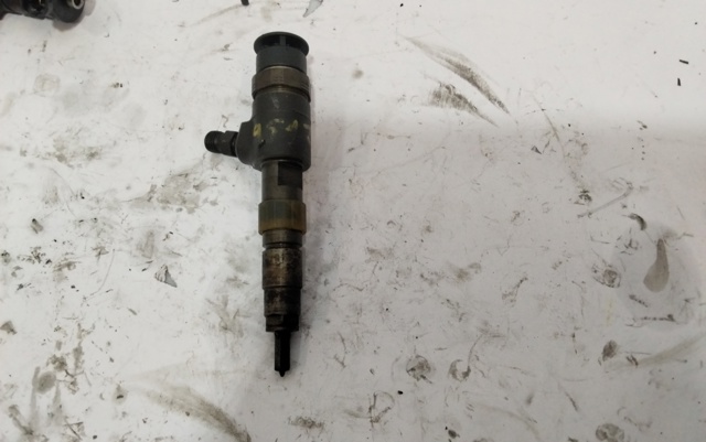 Wtryskiwacz paliwa 0445110340 PEUGEOT