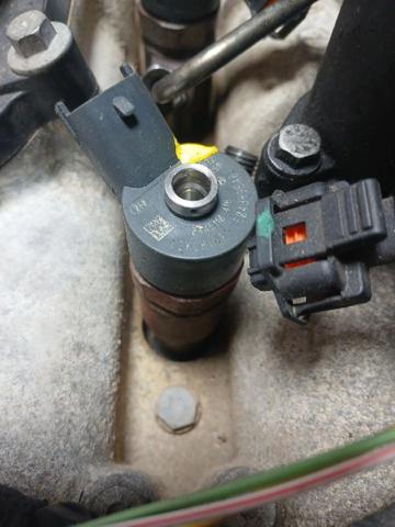 Wtryskiwacz paliwa 0445110418 FIAT