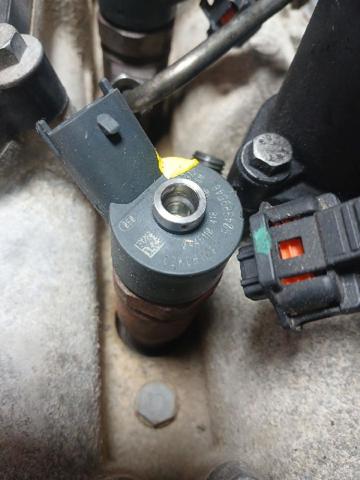 Wtryskiwacz paliwa 0445110418 FIAT