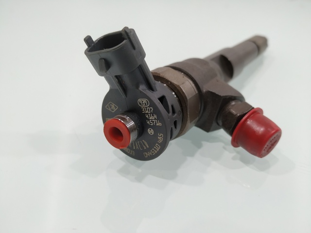 Wtryskiwacz paliwa 0445110485 RENAULT