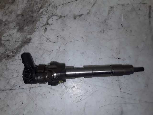 Wtryskiwacz paliwa 0445110613 BMW
