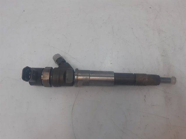 Wtryskiwacz paliwa 0445110634 RENAULT