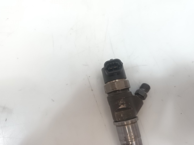 Wtryskiwacz paliwa 0445110634 RENAULT