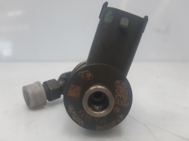 Wtryskiwacz paliwa 0445110634 RENAULT