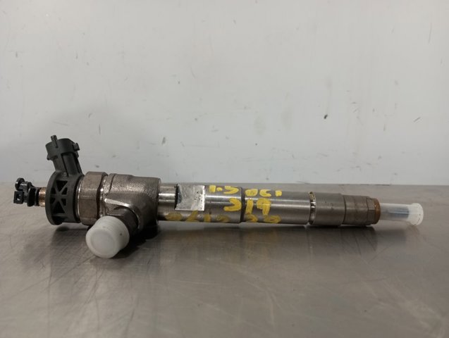 Wtryskiwacz paliwa 0445110800 RENAULT
