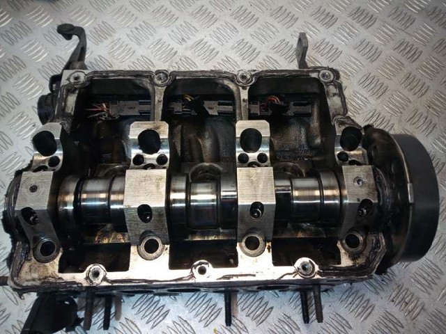 Głowica cylindrów 045103373H VAG