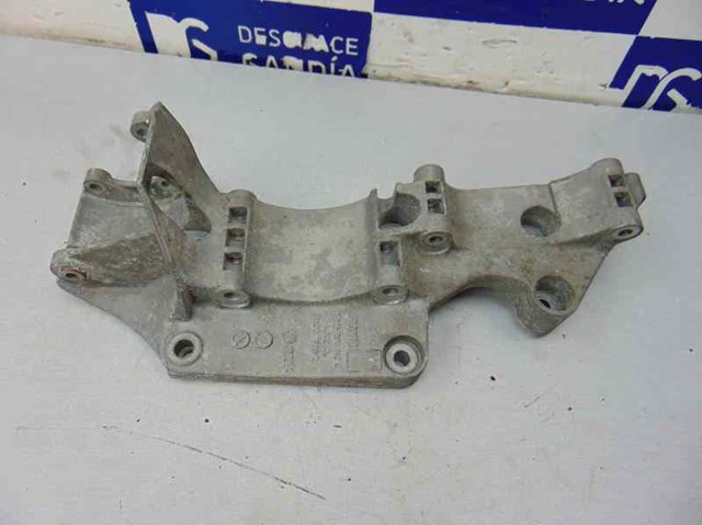 Wspornik alternatora 045903143C VAG