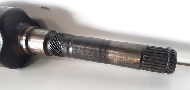 Półoś napędowa przednia prawa 04641964AA CHRYSLER