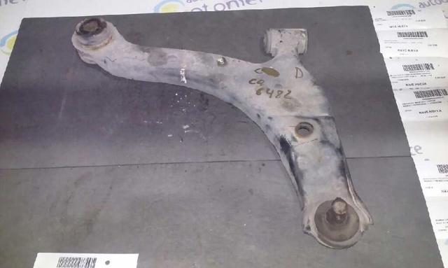 Wahacz zawieszenia przedniego dolny prawy 04656730AN CHRYSLER