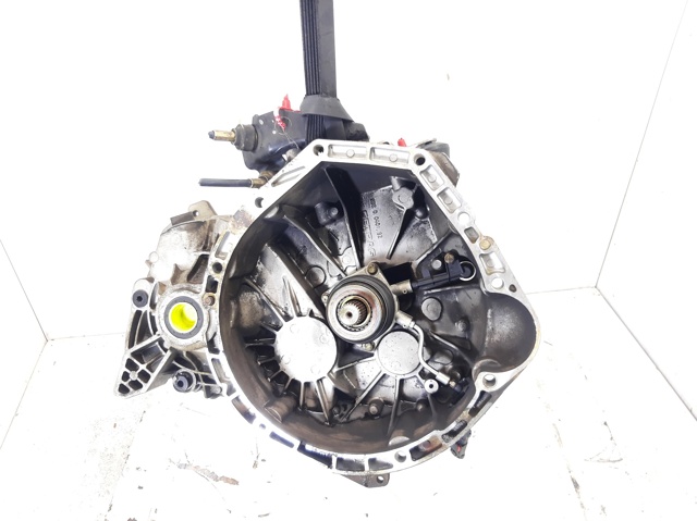 Mechaniczna skrzynia biegów w komplecie 04668909AF CHRYSLER