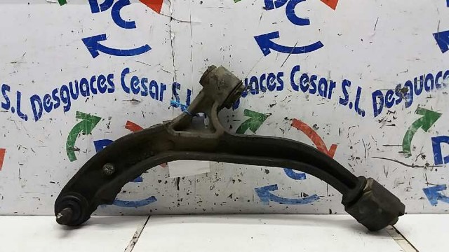 Wahacz zawieszenia przedniego dolny lewy 04694761AC CHRYSLER