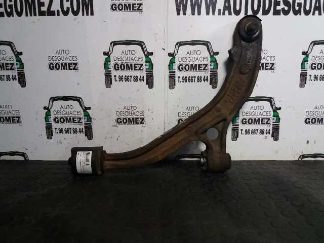 Wahacz zawieszenia przedniego dolny lewy 04694761AC CHRYSLER