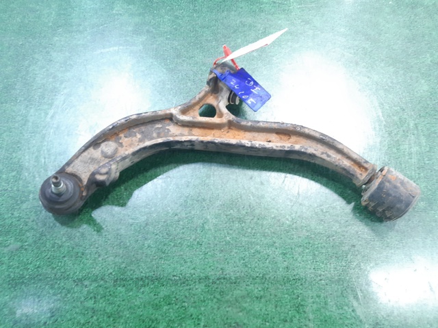 Wahacz zawieszenia przedniego dolny lewy 04766543AD CHRYSLER