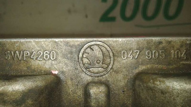 047905104 VAG