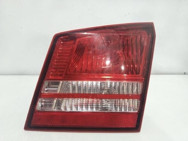 Lampa zespolona tylna prawa wewnętrzna 04806368AF CHRYSLER