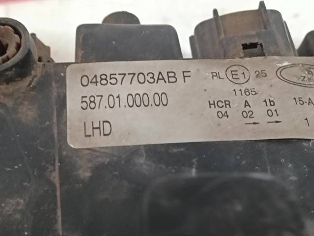 Reflektor lewy 04857703AB CHRYSLER