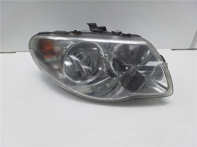 Reflektor prawy 04857830AC CHRYSLER