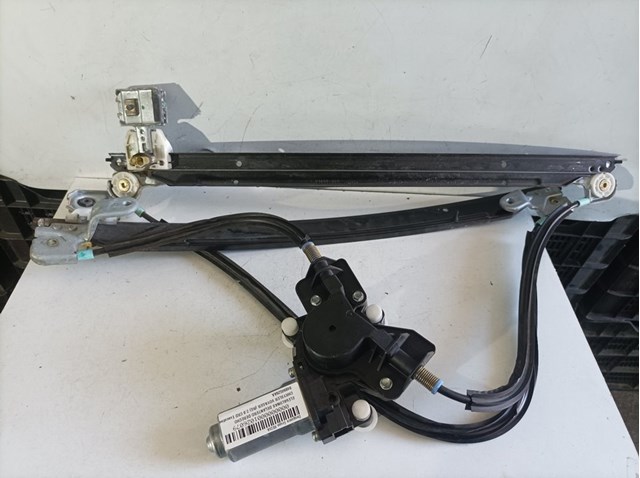 Mechanizm podnoszenia szyby drzwi przednich prawych 04894526AA CHRYSLER