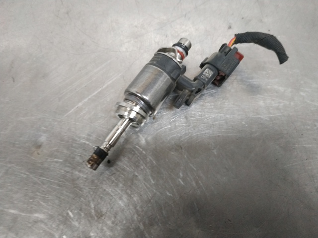 Wtryskiwacz paliwa 04E906036AD VAG